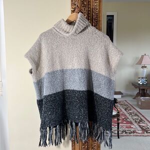 Bobeau Fringe sweater Sleeve Cable Knit Poncho Size Medium Cozy